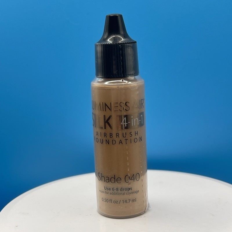 LUMINESS Silk 4-in-1 Airbrush Foundation .50 fl oz Shade 040 New Sealed!