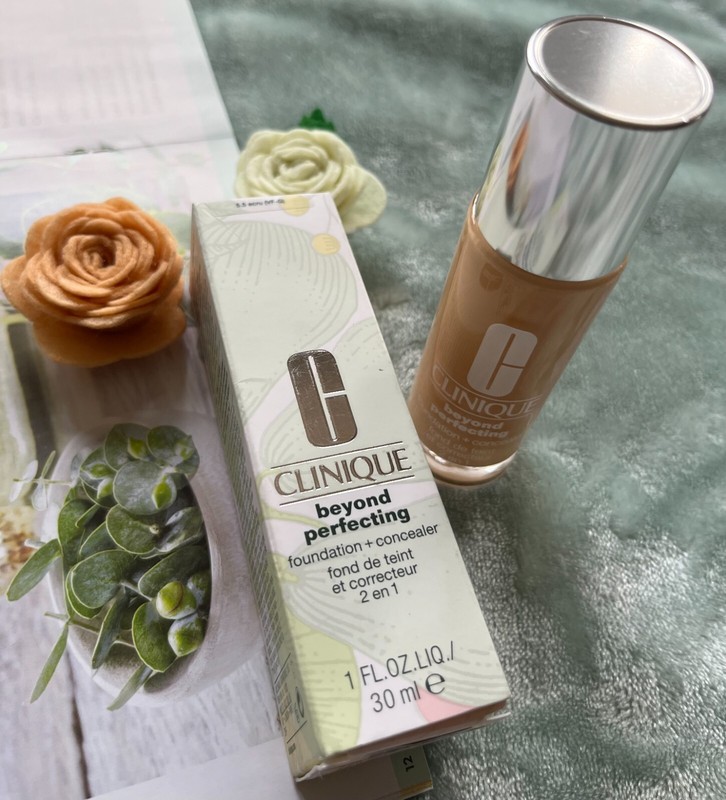 Clinique Beyond Perfecting Makeup Foundation + Concealer Dry Combination 1 Fl Oz gallery