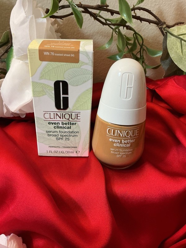 Clinique Even Better Clinical Serum Foundation SPF 25 WN 76 Toasted Wheat 1 oz gallery