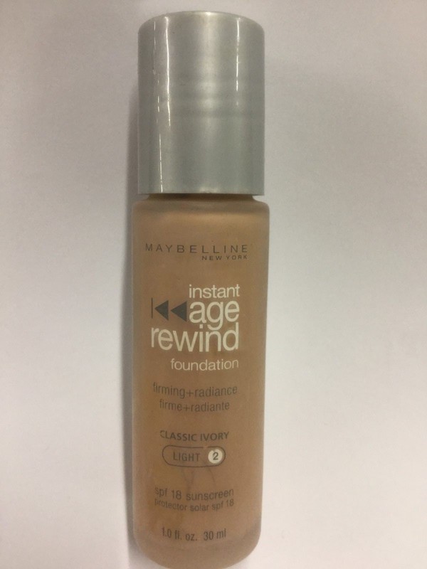 Maybelline Age Rewind Foundation CLASSIC IVORY (LIGHT-2) Silver Color Cap NEW.