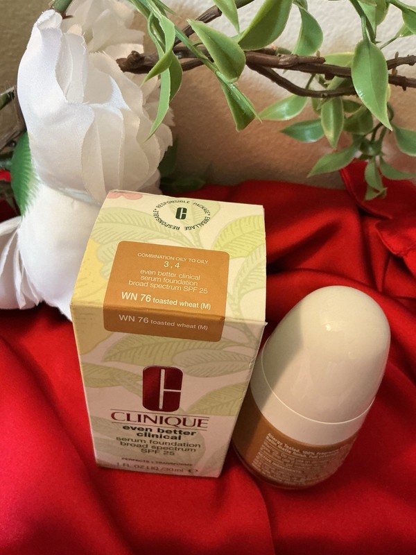 Clinique Even Better Clinical Serum Foundation SPF 25 WN 76 Toasted Wheat 1 oz gallery