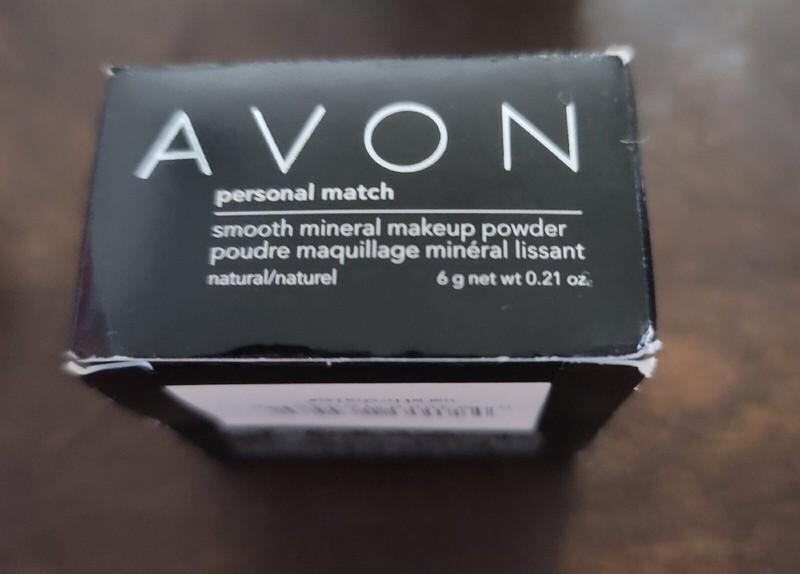 Avon Smooth Minerals Perfect Match in Warmth…New in Box. Fast Free Ship
