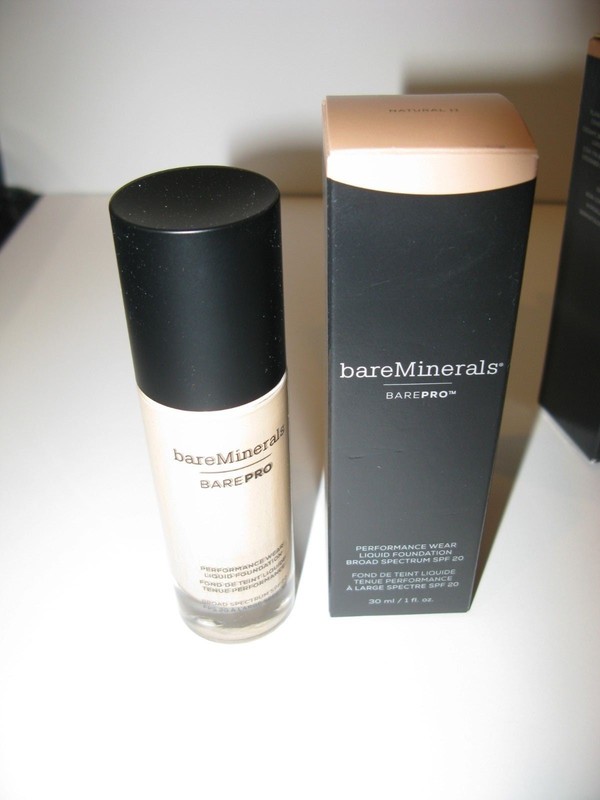 bareMinerals Performance Wear Liquid Foundation. 30 ml / 1 fl. oz.