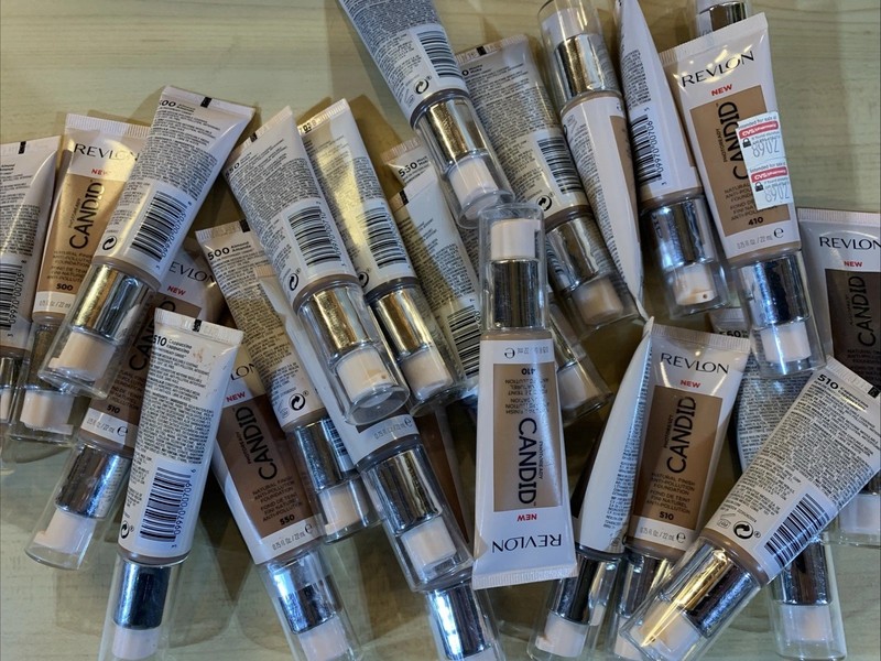 Revlon Photoready Candid Foundation (Lot Of 25) Various Shades Shipping #98
