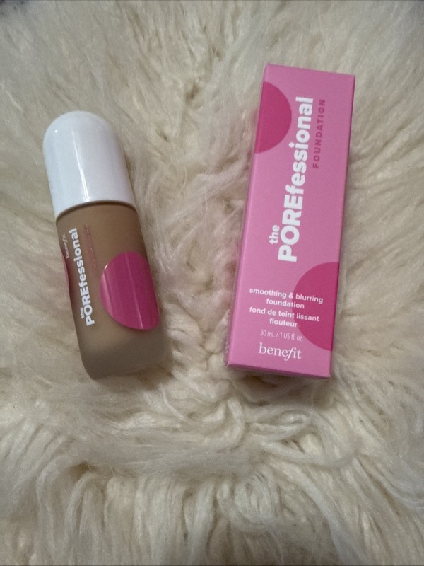 Benefit Cosmetics Smoothing & blurring matte foundation 18W Proud Medium Warm