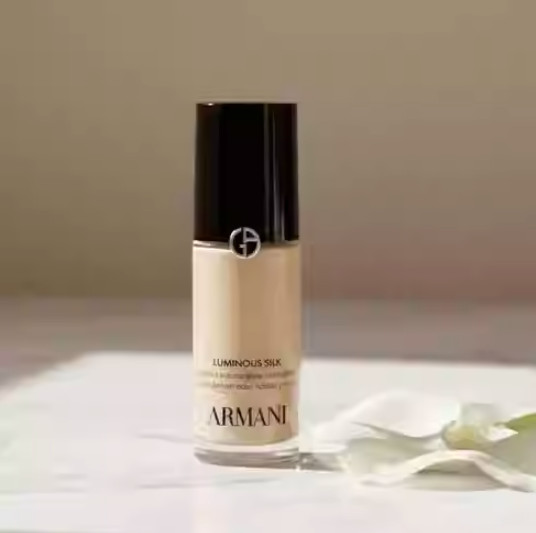 Armani Beauty Luminous Silk Natural Blurring Liquid Foundation,44 colors,0.6 oz gallery