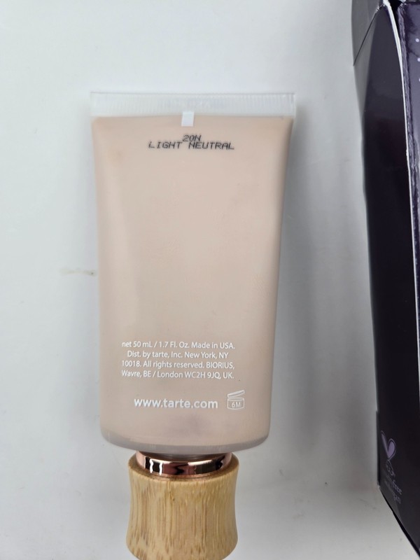 tarte Amazonian clay 16-hour full coverage foundation – Matte Finish , light neu gallery