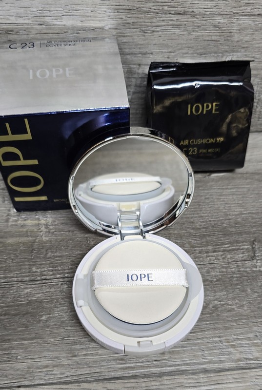 IOPE C23 Air Cushion XP Cover Beige, 1 Compact + 1 Refill New in Box & Sealed gallery