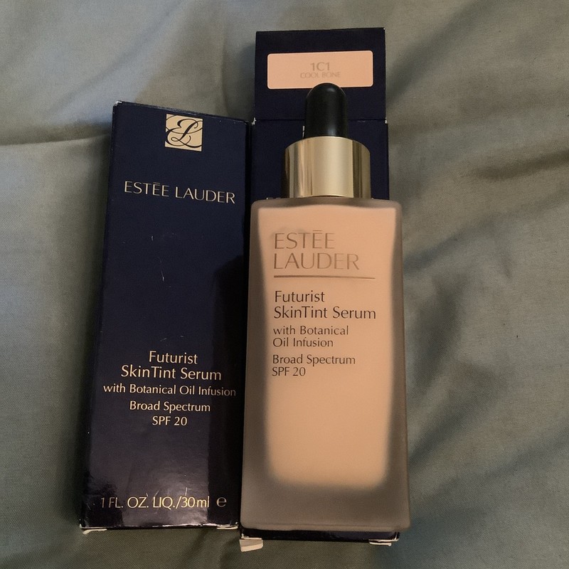 Estee Lauder Futurist SkinTint Serum SPF20 Foundation 1C1 COOL BONE - Size 30mL