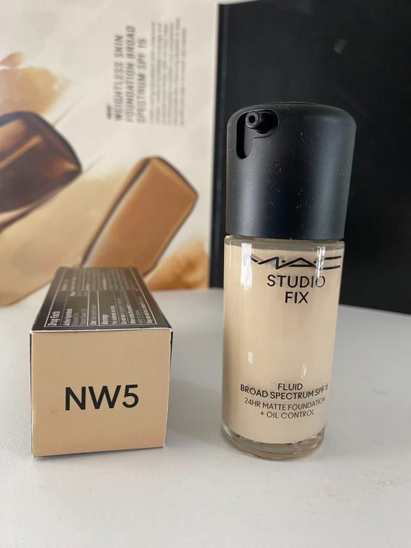 MAC Studio Fix Fluid Broad Spectrum 24HR Matte Foundation, SPF 15, 1 OZ