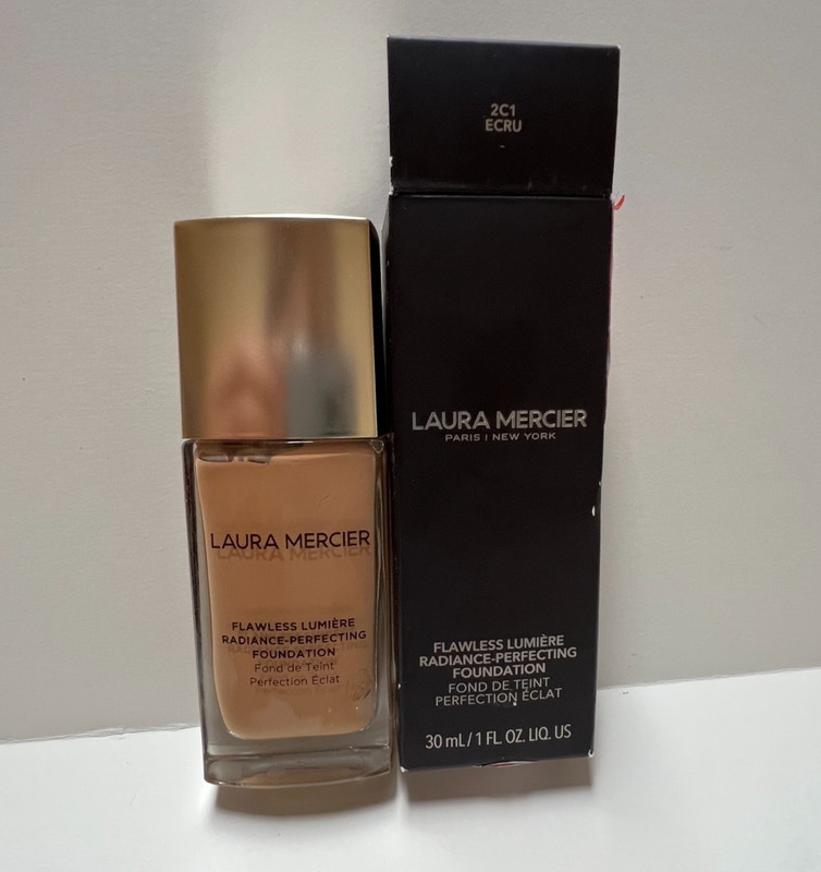 Laura Mercier Flawless Lumière Radiance Perfecting Foundation 2C1 Ecru 30ml