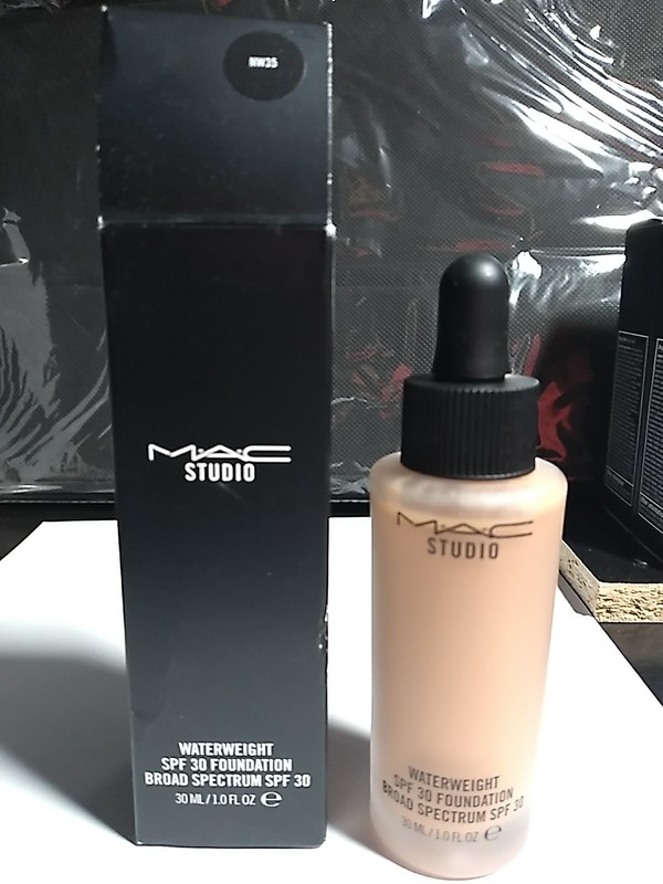 MAC Studio Waterweight SPF30 Foundation NW35 Long Wearing Sheer Coverage 1oz NIB