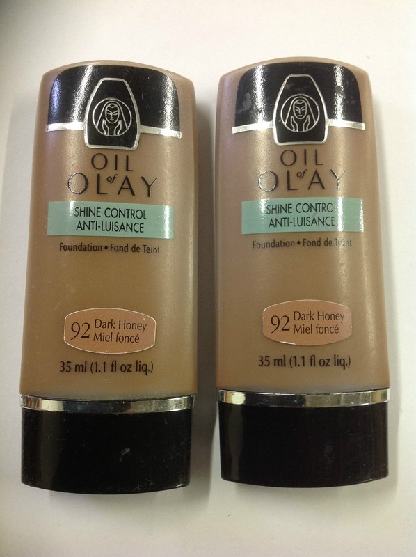 2 X Oil of Olay Shine Control Foundation Dark Honey #92 NEW.