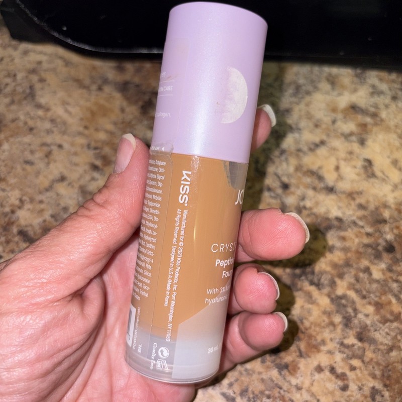 JOAH Crystal Glow Foundation Deep Warm DW010 Peptide Hyaluronic 1.01oz New gallery