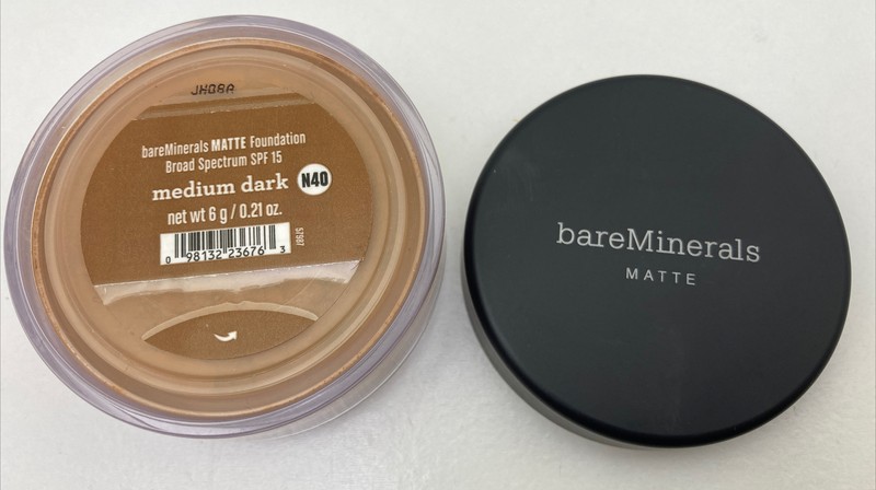 bareMinerals Matte Foundation SPF 15 MEDIUM DARK 0.21oz – New