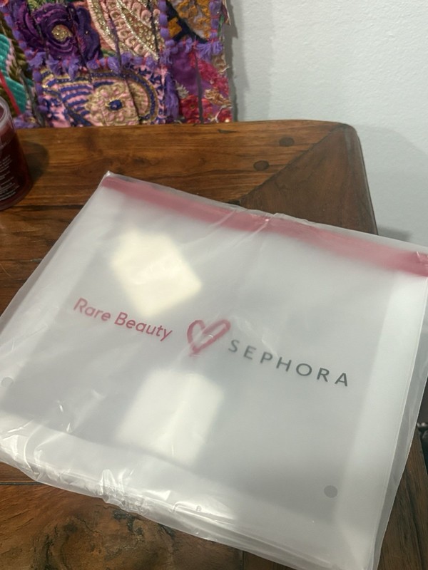 Authentic Rare Beauty True To Myself Matte Foundation In 01 & Sponge + Pouch New gallery