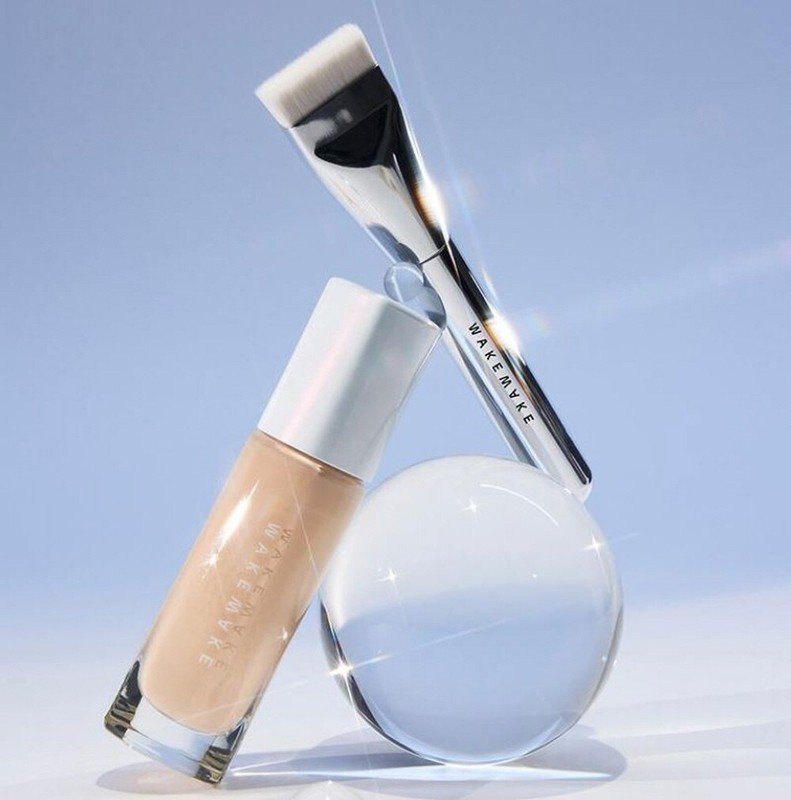 WAKEMAKE Water Glow Coating Foundation + Brush No.19 Porcelain – K-Beauty Makeup