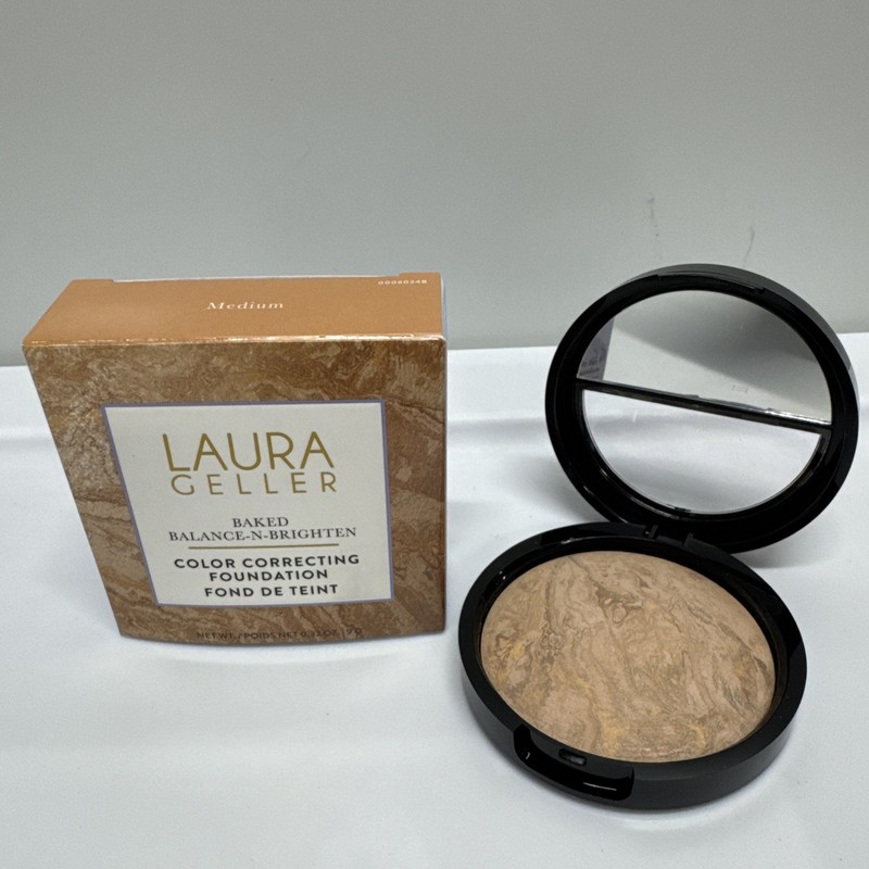 NEW – Laura Geller Baked Balance-N-Brighten Color Correcting Foundation Medium