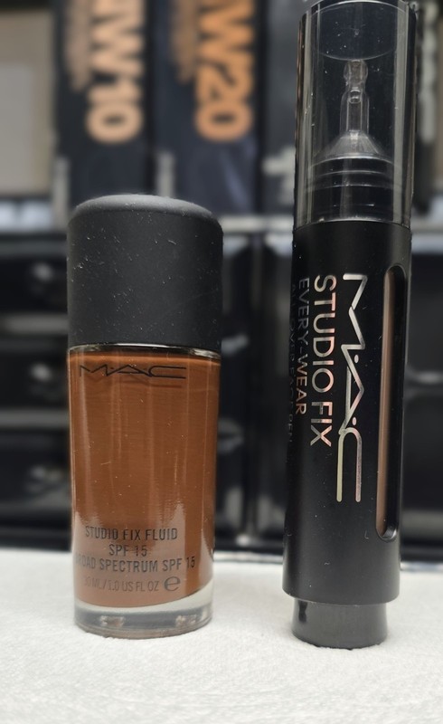 MAC 2 Piece Studio Fix Fluid SPF15 + 2 in 1 Every Wear All Over Face Pen NW60