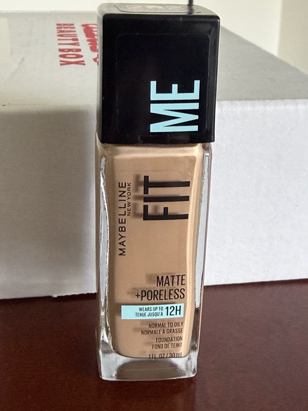 Maybelline New York Fit Me Matte Poreless 222 True Beige Foundation 1fl oz 30 ml