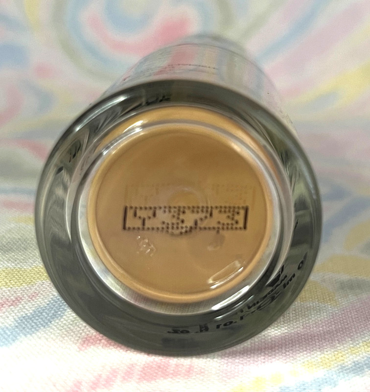 Make Up For Ever Ultra HD Foundation - Y373 - New without Box gallery