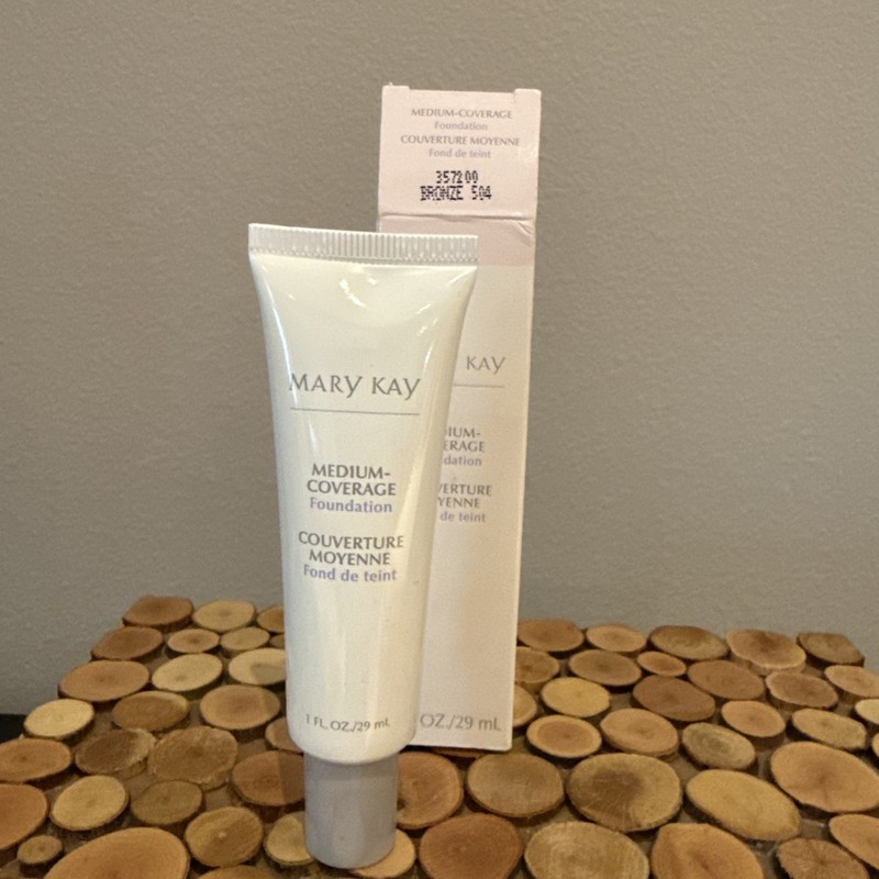 MARY KAY Medium-Coverage Foundation Bronze 504 Liquid 1 fl. oz. 357200 NIB