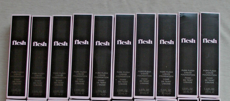 LOT OF 10 FLESH 23 CAPPUCCINO WARM PEACH LIQUID FOUNDATION 1.0 FL.OZ. REVLON NEW