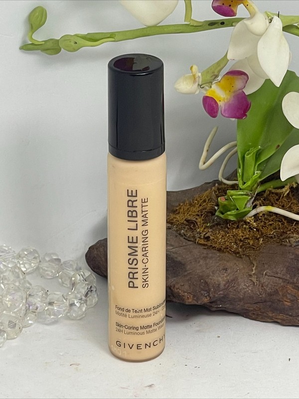 Givenchy Prisme Libre Skin-Caring Matte Foundation – 2-W110 – .5 fl oz – New