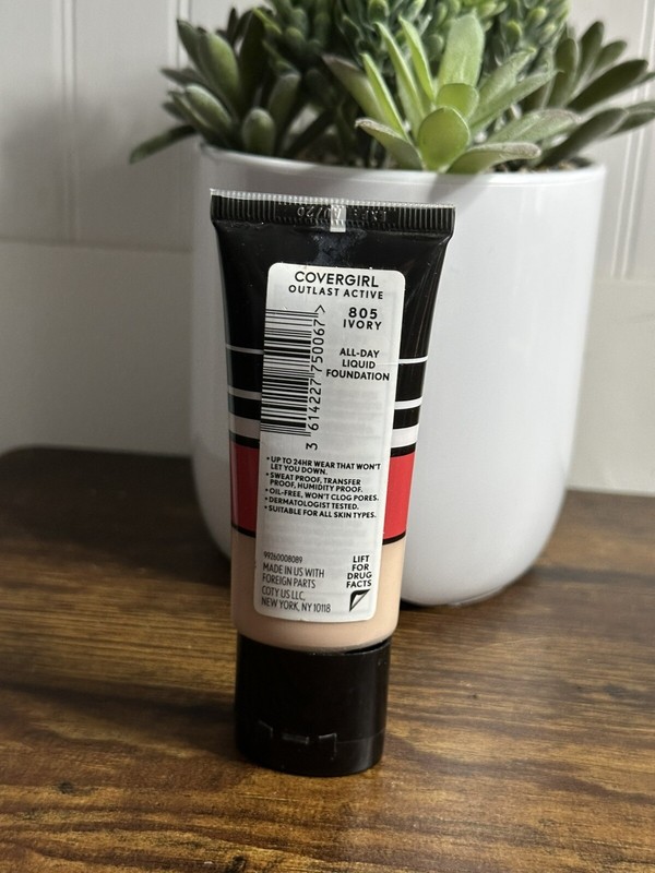 CoverGirl Outlast Active 24hr Foundation #805 Ivory MBD1 gallery