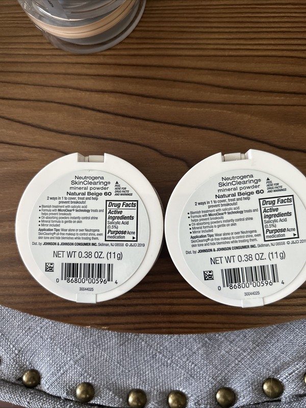 (2) Neutrogena Skin Clearing Mineral Acne Face Powder, #60 Brand New gallery