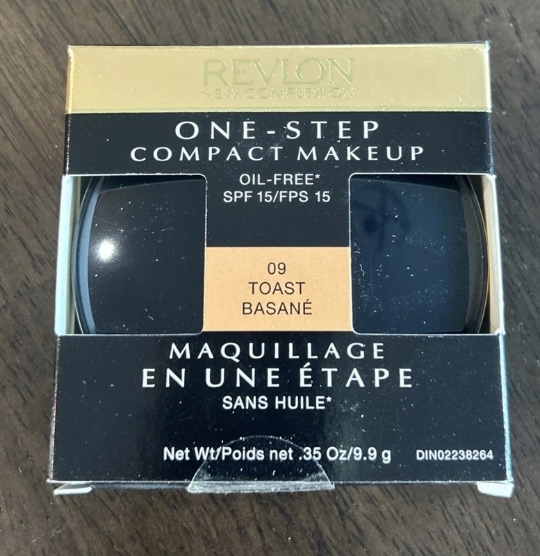 NEW REVLON ONE STEP COMPACT MAKEUP OIL FREE- 09 TOAST