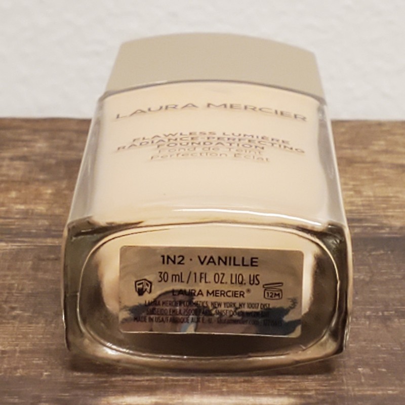 Laura Mercier ~ 1N2 VANILLE Flawless Lumiere Radiance-Perfecting Foundation 1oz gallery