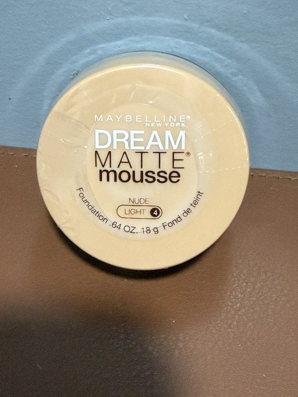 Maybelline Dream Matte Mousse Foundation, Nude Light 4, 0.64 oz SEALED