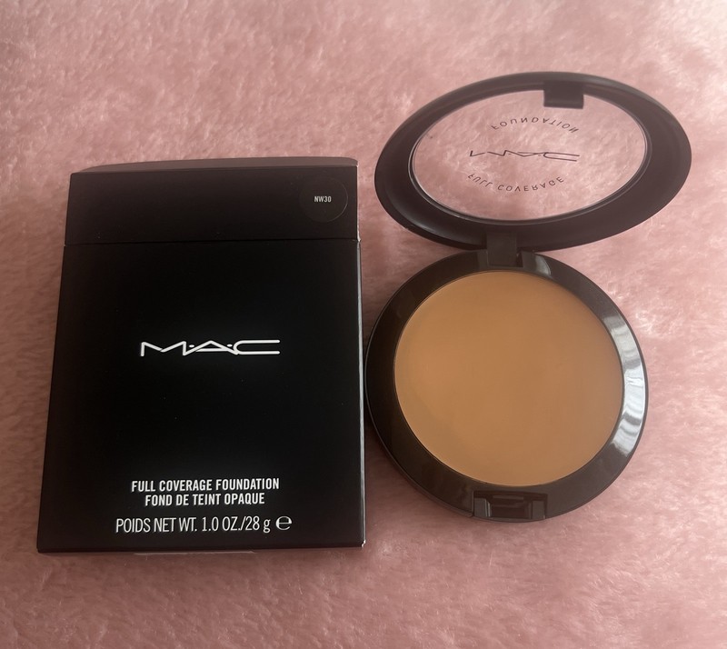 MAC Full Coverage Foundation NW30 1.0 oz New