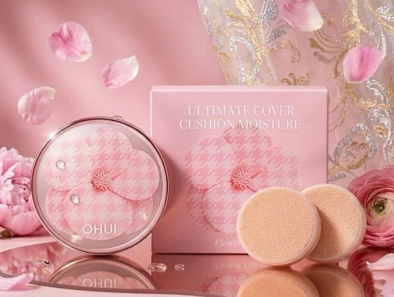 O HUI Ultimate Cover Cushion Moisture Flower Edition SPF50+ PA+++ 01 Milk Beige