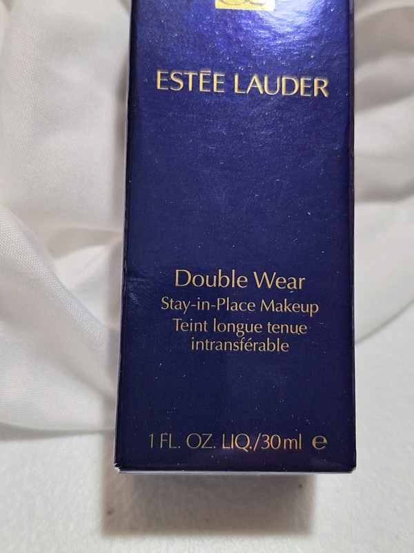Est'ee Lauder Double Wear Stay in Place Liquid Makeup #3W2 Cashew gallery