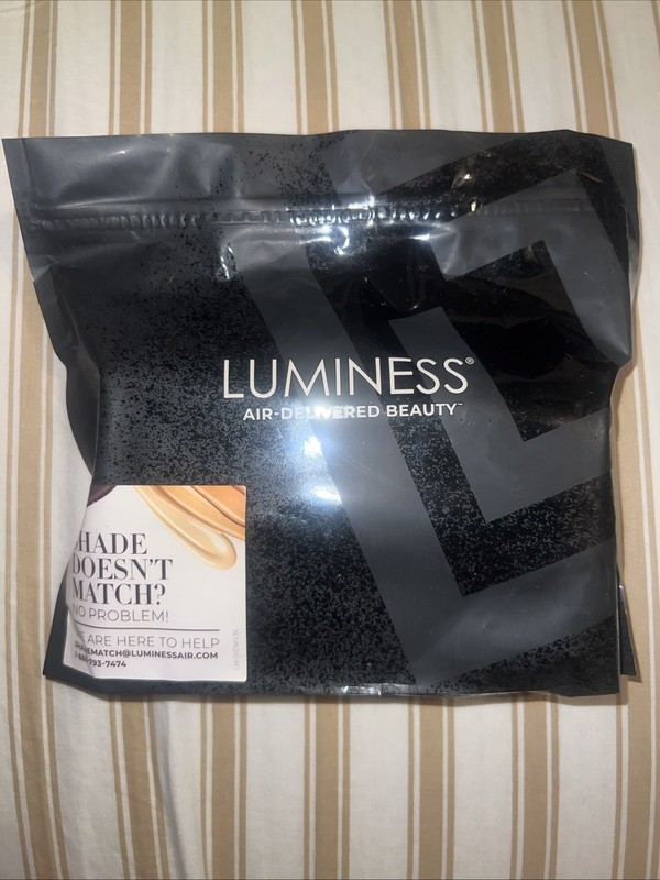 SEALED Luminess Airbrush Spray Silk Foundation Starter Kit