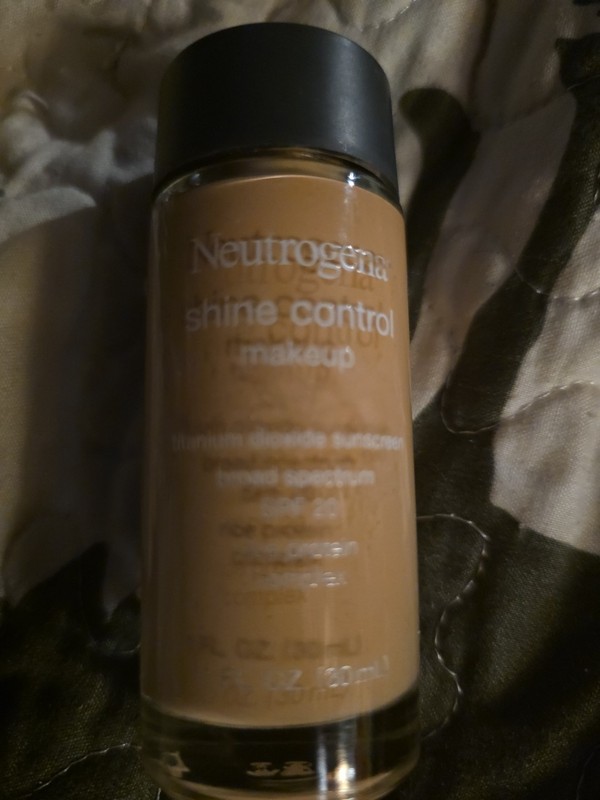 Neutrogena Healthy Skin Foundation/ Nude 40/ 1 fl. oz/30 mL
