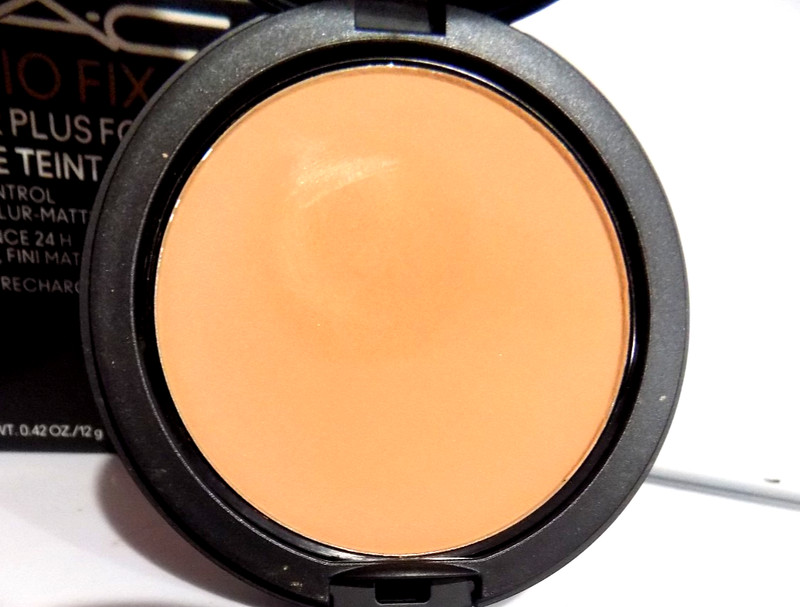 M.A.C Studio Fix Powder Plus Foundation 24HR OIL CTRL ~NW35~ SLIGHTLY DAMAGED* gallery