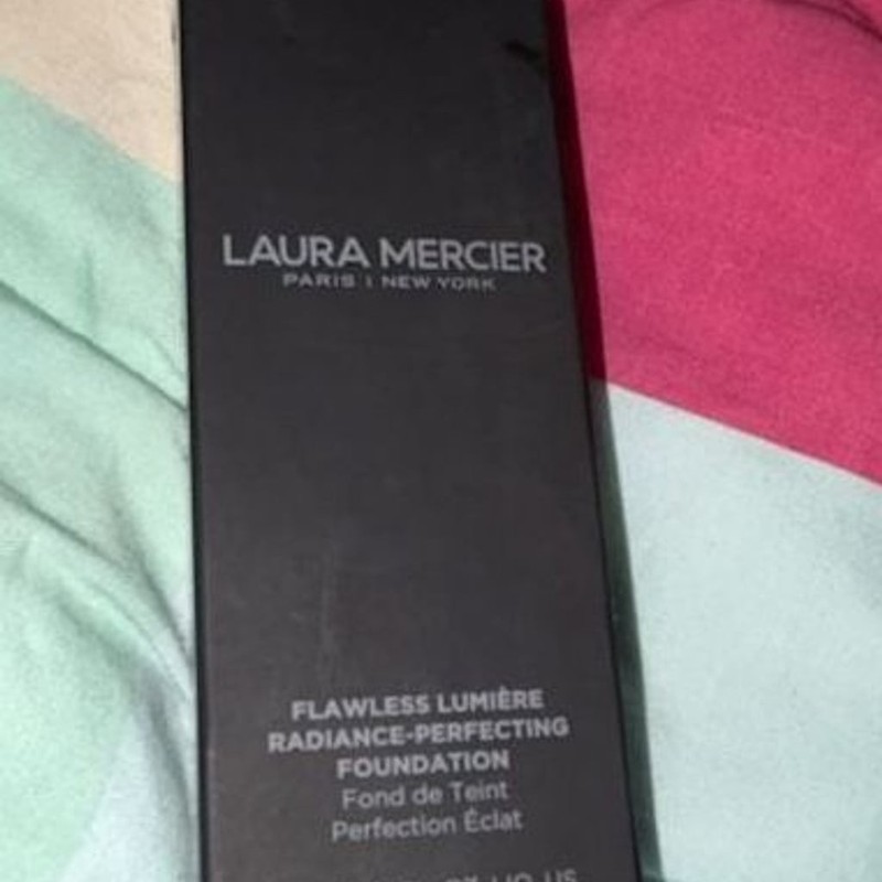 Laura Mercier Flawless Lumière Radiance-Perfecting Foundation – 3W2 Golden