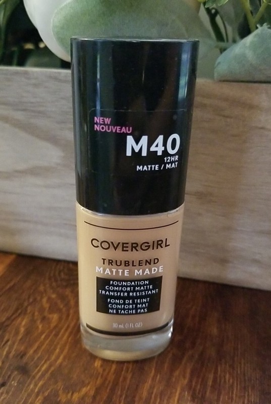 Covergirl TruBlend Matte Made Foundation 12HR – M40 Warm Nude – 1 fl. oz. (30mL)