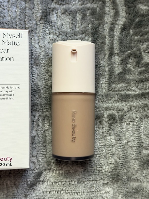 RARE BEAUTY True To Myself Natural Matte Longwear Foundation Shade 12 - NEW gallery