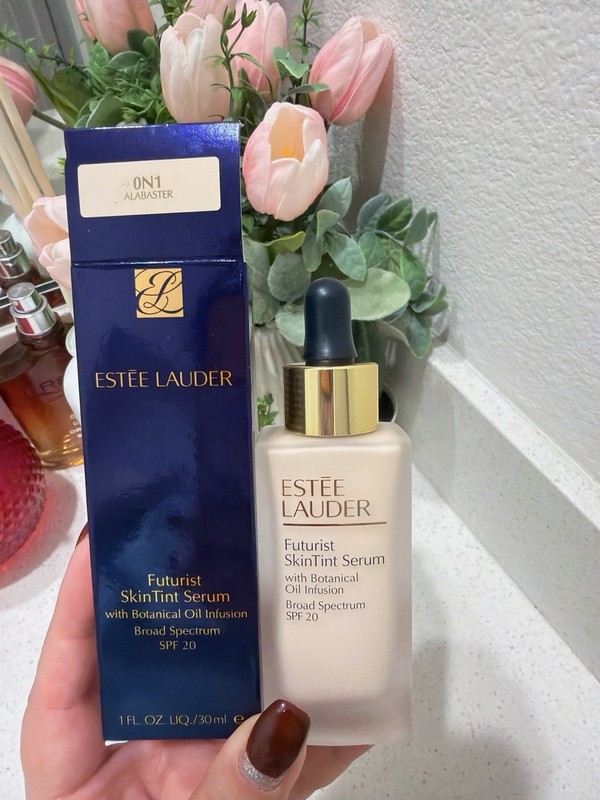 0N1 Alabaster, Estee Lauder Futurist SkinTint Serum Foundation SPF20, 1oz, NIB