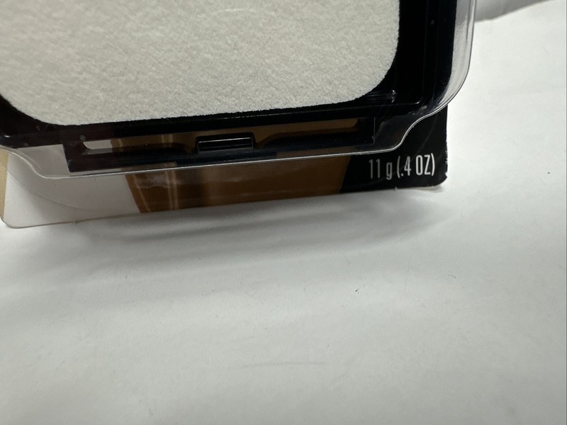 COVERGIRL Queen Natural Hue Compact Foundation #Q510 CLASSIC BRONZE See Photos gallery