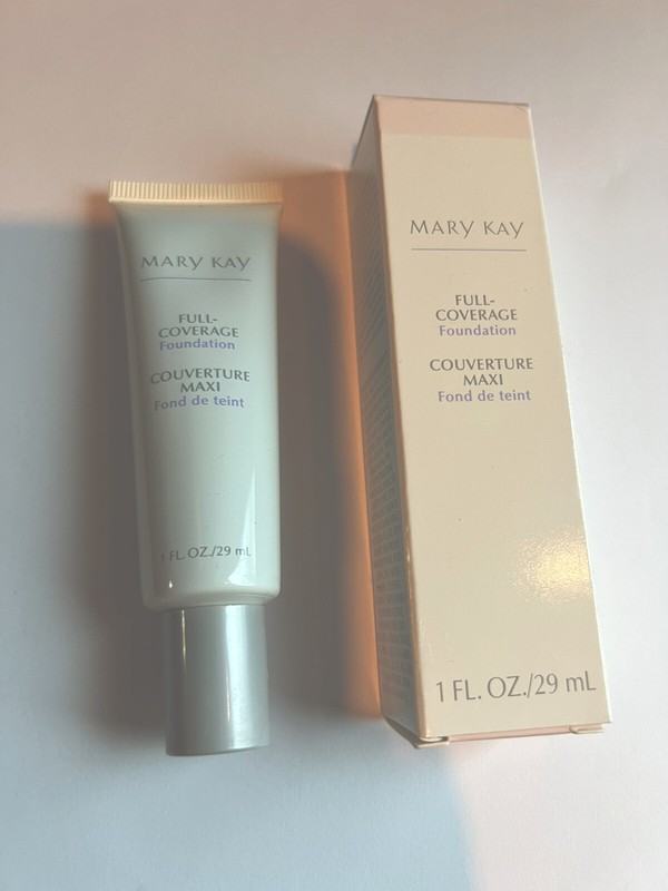 Mary Kay Full Coverage Foundation Bronze 504 Gray Lid