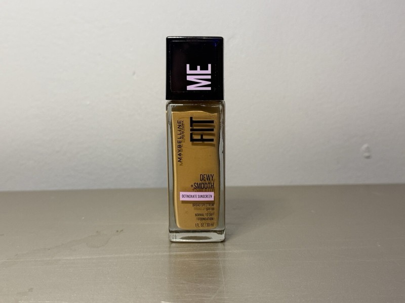Maybelline Fit Me Dewy Smooth 240 Golden Beige Liquid Foundation 1oz SPF