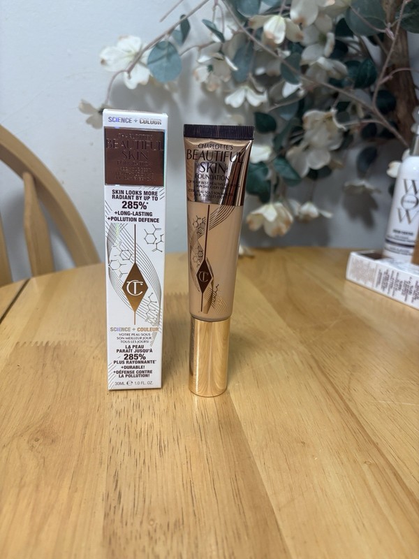 Charlotte Tilbury Beautiful Skin Foundation-6Neutral 1.0fl oz BNIB Authentic NEW