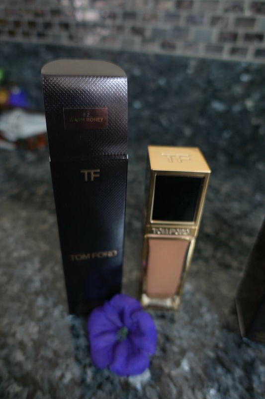 Tom Ford shade and illuminate soft radiance foundation new select your shade