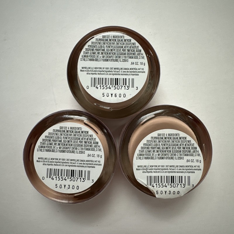 (3) Maybelline Dream Matte Mousse Foundation Creamy Natural Light 5 .64oz gallery