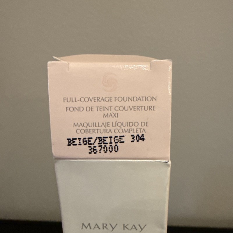 Mary Kay Full Coverage Foundation Beige 304 #367000 Normal to Dry Skin